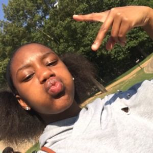 Meet your Posher, Lia